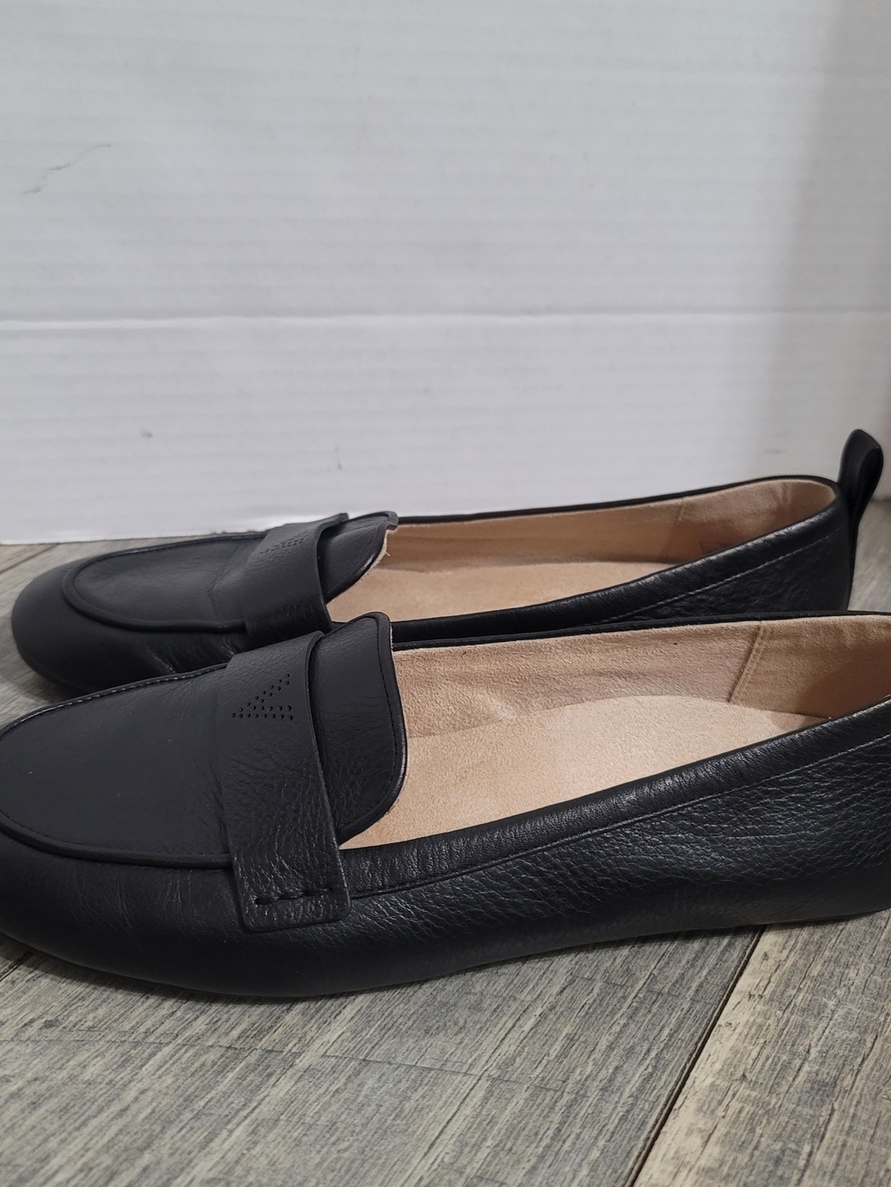 Vionic Black Leather Women's Tessa Loafers - Slip-On Comfort Classic Flats Sz9.5 - Picture 2 of 16